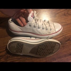 Converse men size 7 women’s size 9